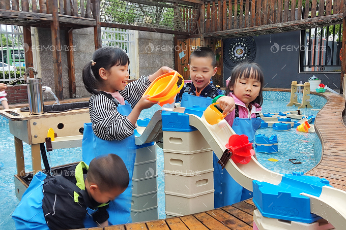 走進(jìn)幼兒園沙水玩具，體驗(yàn)探究樂趣