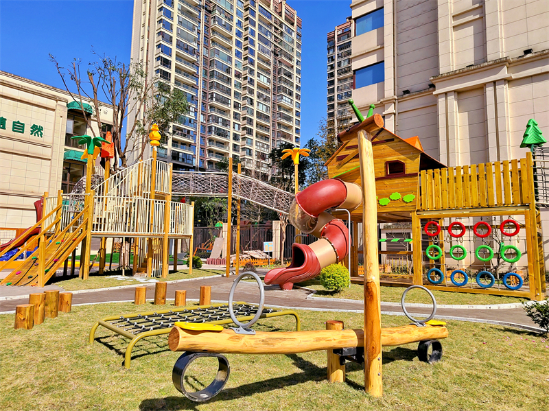 幼兒園原木組合滑梯優(yōu)勢(shì)分析